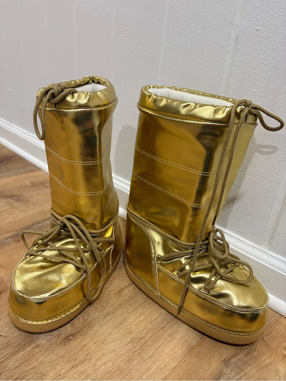 Cape Robbin Snowbell Puffy Moon Boots in Gold